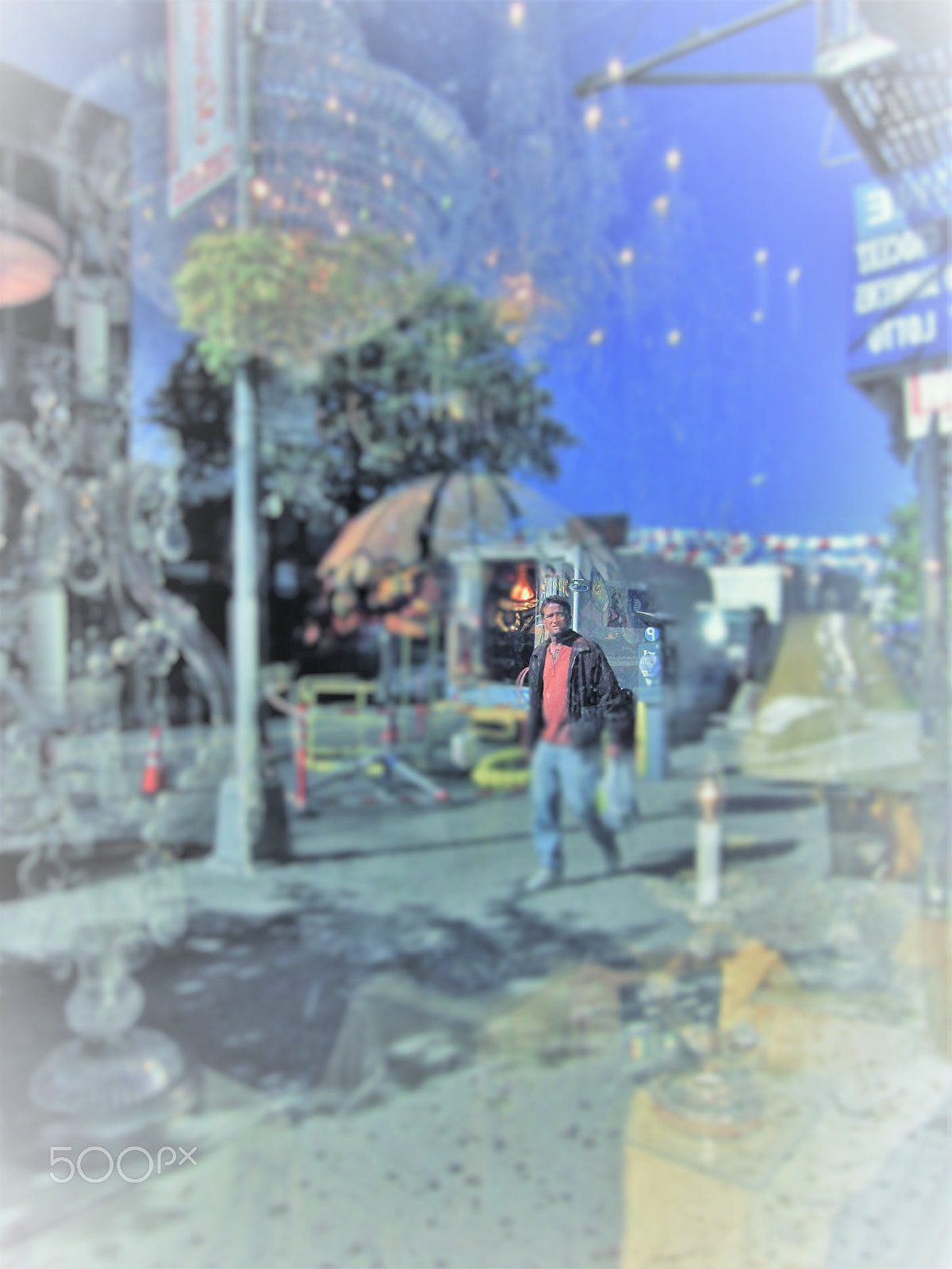 Canon PowerShot ELPH 300 HS (IXUS 220 HS / IXY 410F) sample photo. October finale: the wonders of steinway street photography