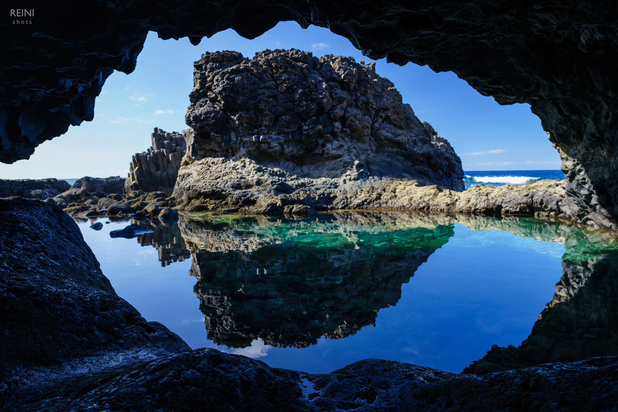 E 21mm F2.8 sample photo. Charco azul photography