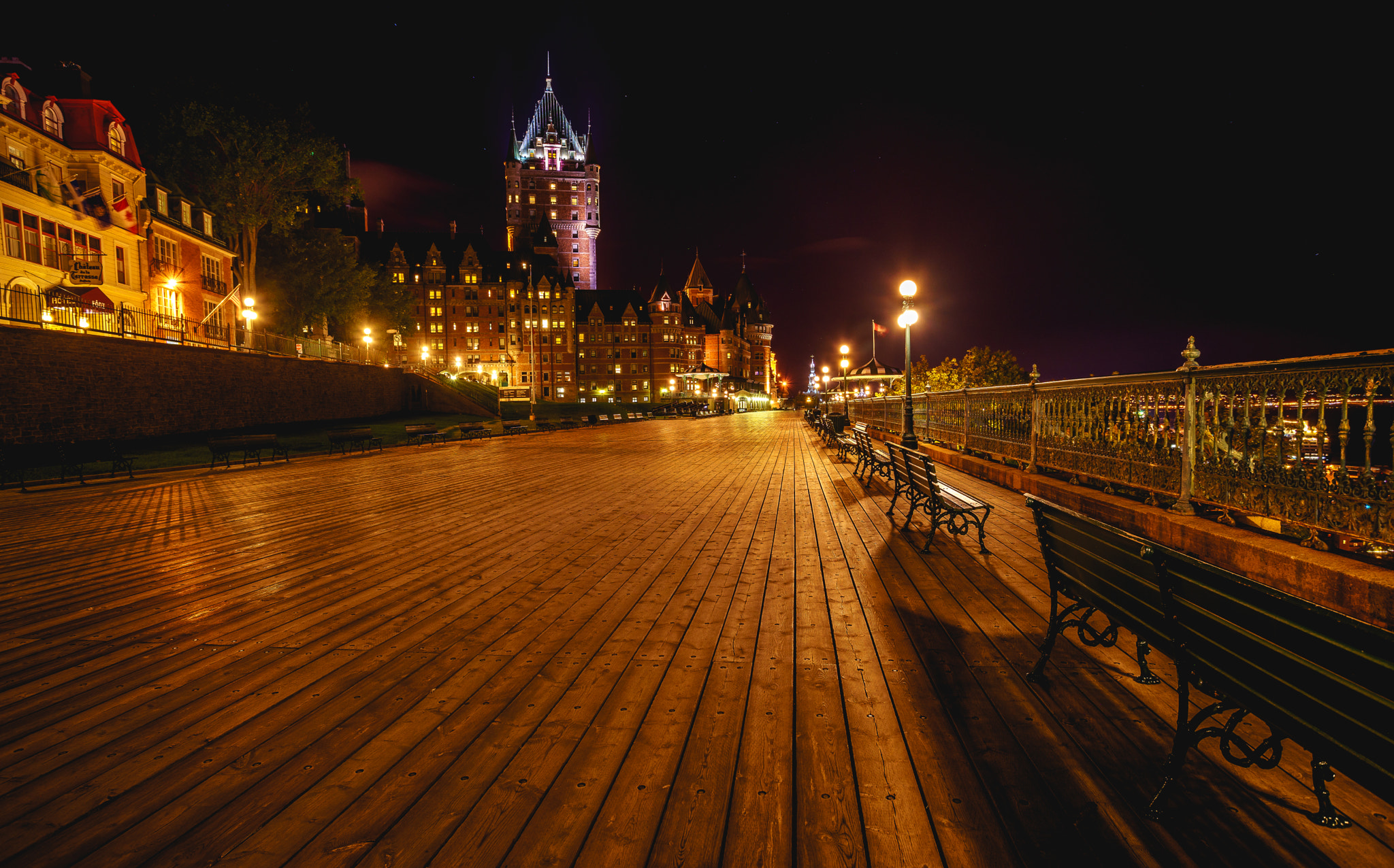 Sony a7 II + Tamron 18-270mm F3.5-6.3 Di II PZD sample photo. Château frontenac photography