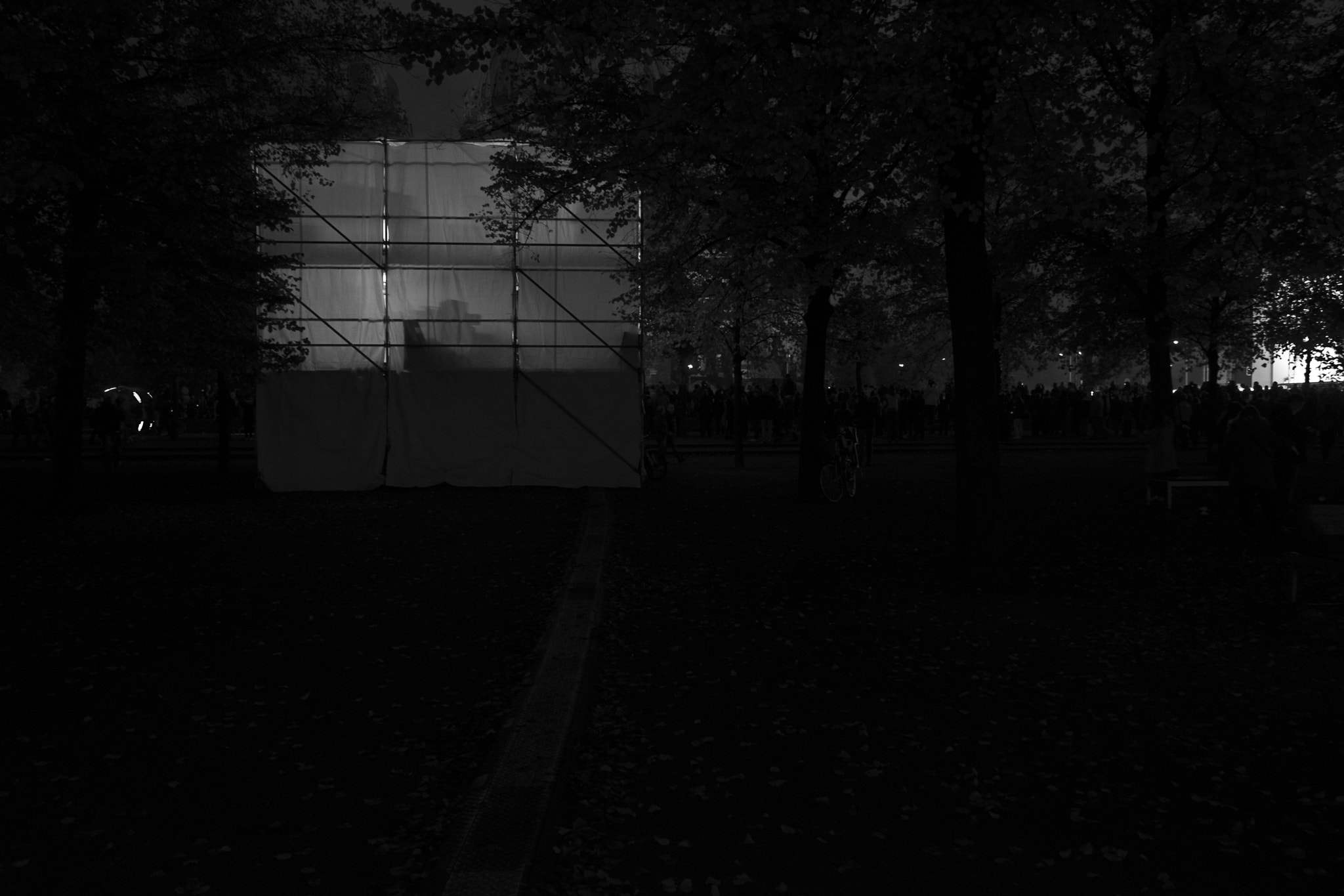 Fujifilm X-T2 + Fujifilm XF 18mm F2 R sample photo. Cabin in the woods, festival of lights 2016, berlin, 3811 photography