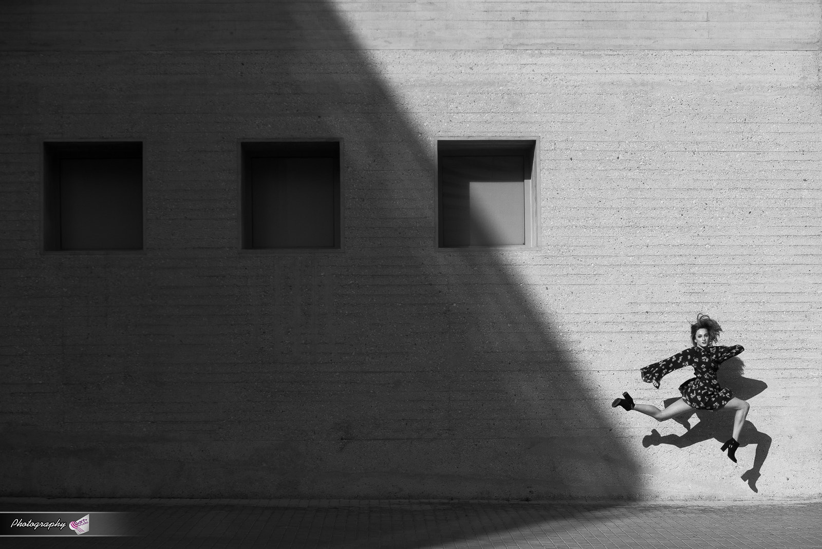 Sony a7S + 70-200mm F2.8 sample photo. Dancing in the street photography