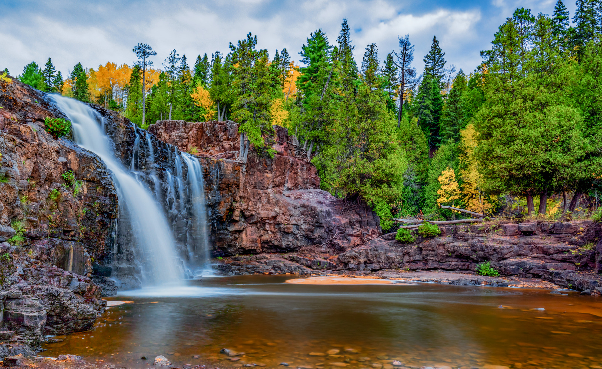 Canon EF 16-35mm F4L IS USM sample photo. Lower falls photography