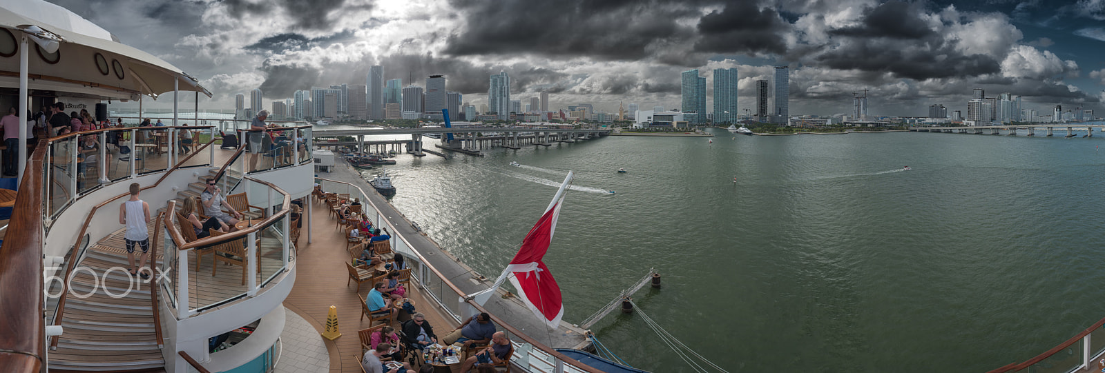 Nikon D750 + AF Nikkor 24mm f/2.8 sample photo. Starting the cruise photography