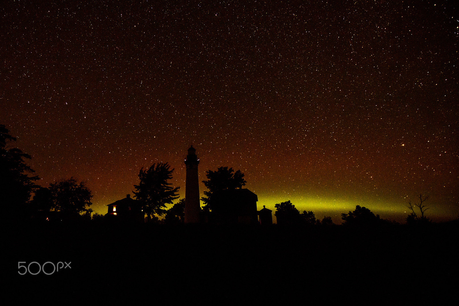 Canon EOS 5DS R + Canon EF 16-35mm F4L IS USM sample photo. Au sable lighthouse and aurora photography