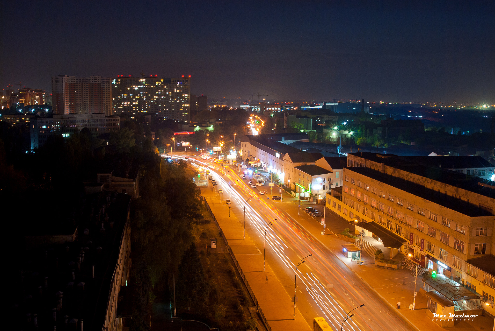 Nikon D200 + AF Zoom-Nikkor 24-120mm f/3.5-5.6D IF sample photo. Autumn night in kyiv photography