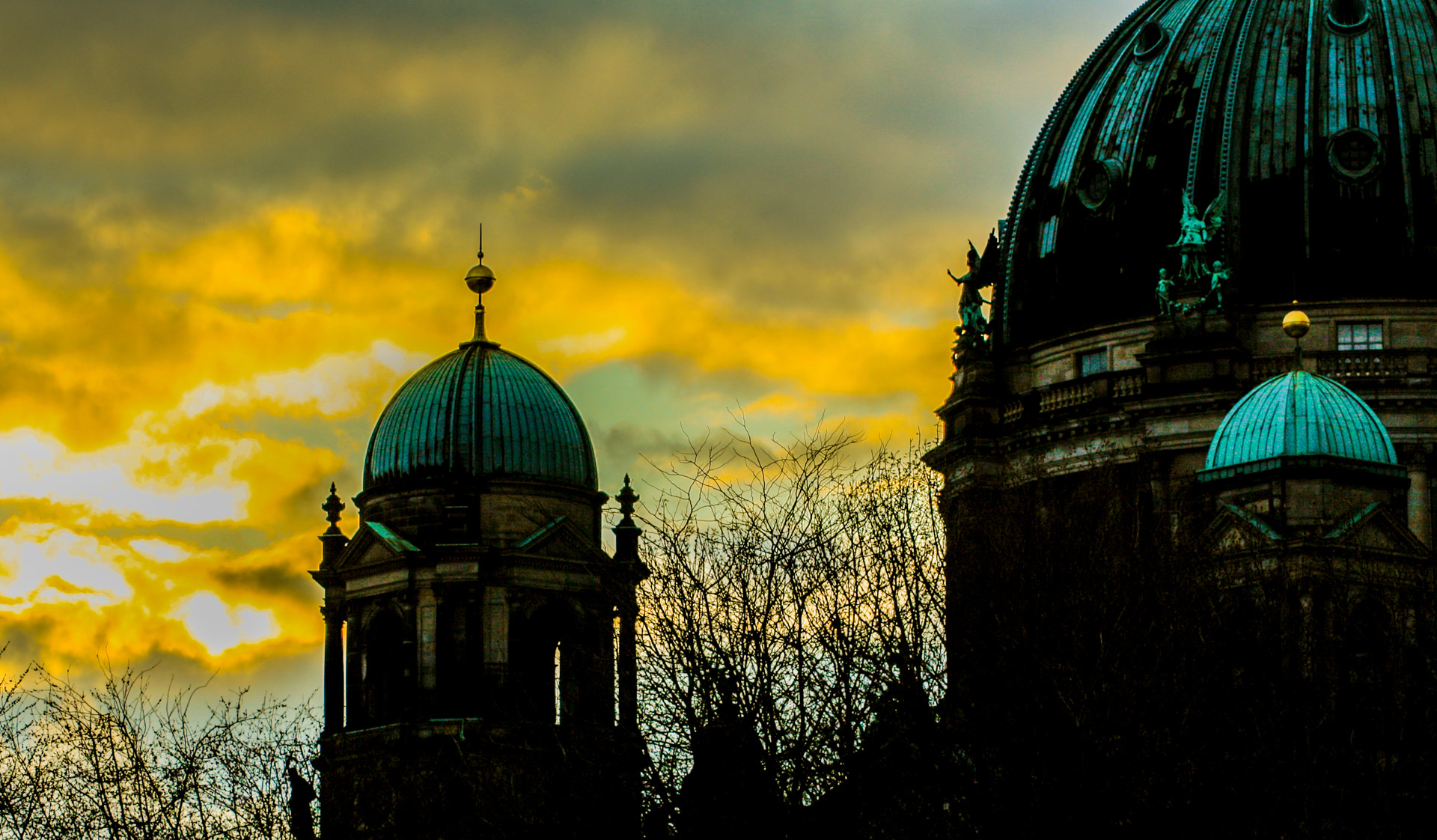 Canon EOS 1000D (EOS Digital Rebel XS / EOS Kiss F) sample photo. Dome of berlin. photography