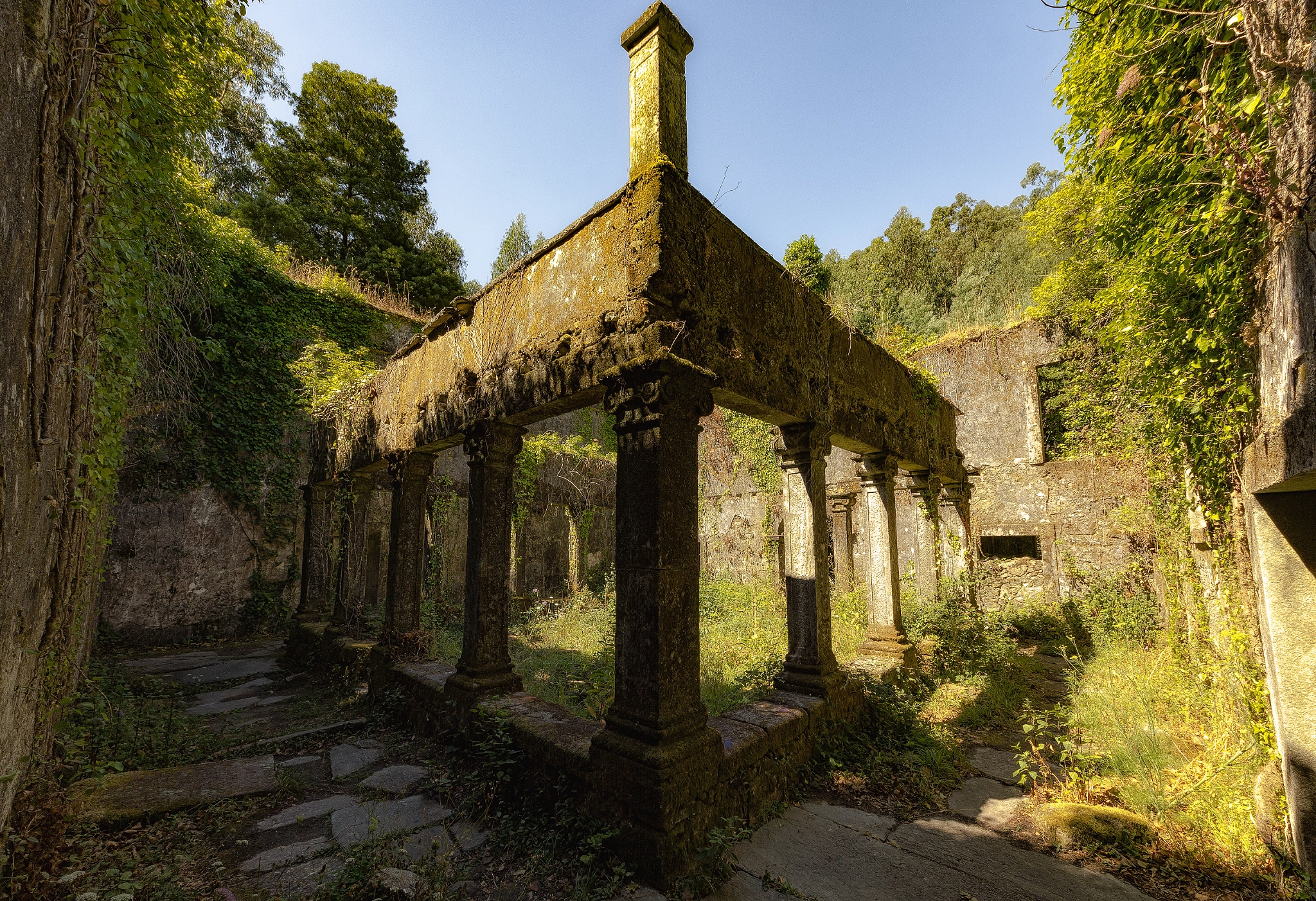 Sigma 8-16mm F4.5-5.6 DC HSM sample photo. Jungle shrine photography