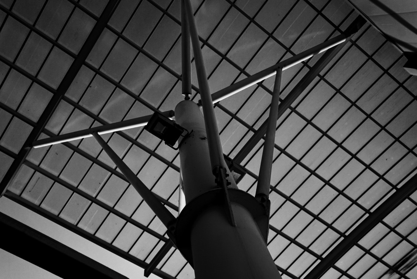 Sony a7 II + Sony Vario Tessar T* FE 24-70mm F4 ZA OSS sample photo. Iron pillar photography