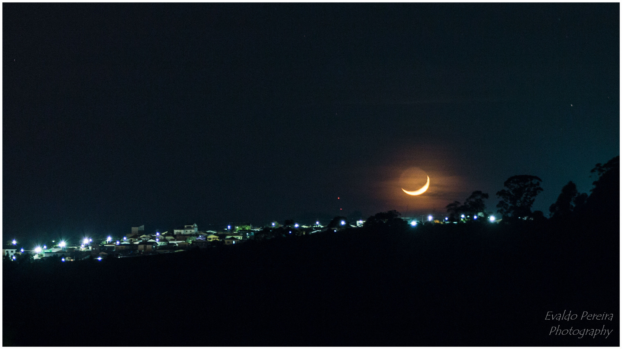 Canon EF 75-300mm f/4-5.6 USM sample photo. Lua photography