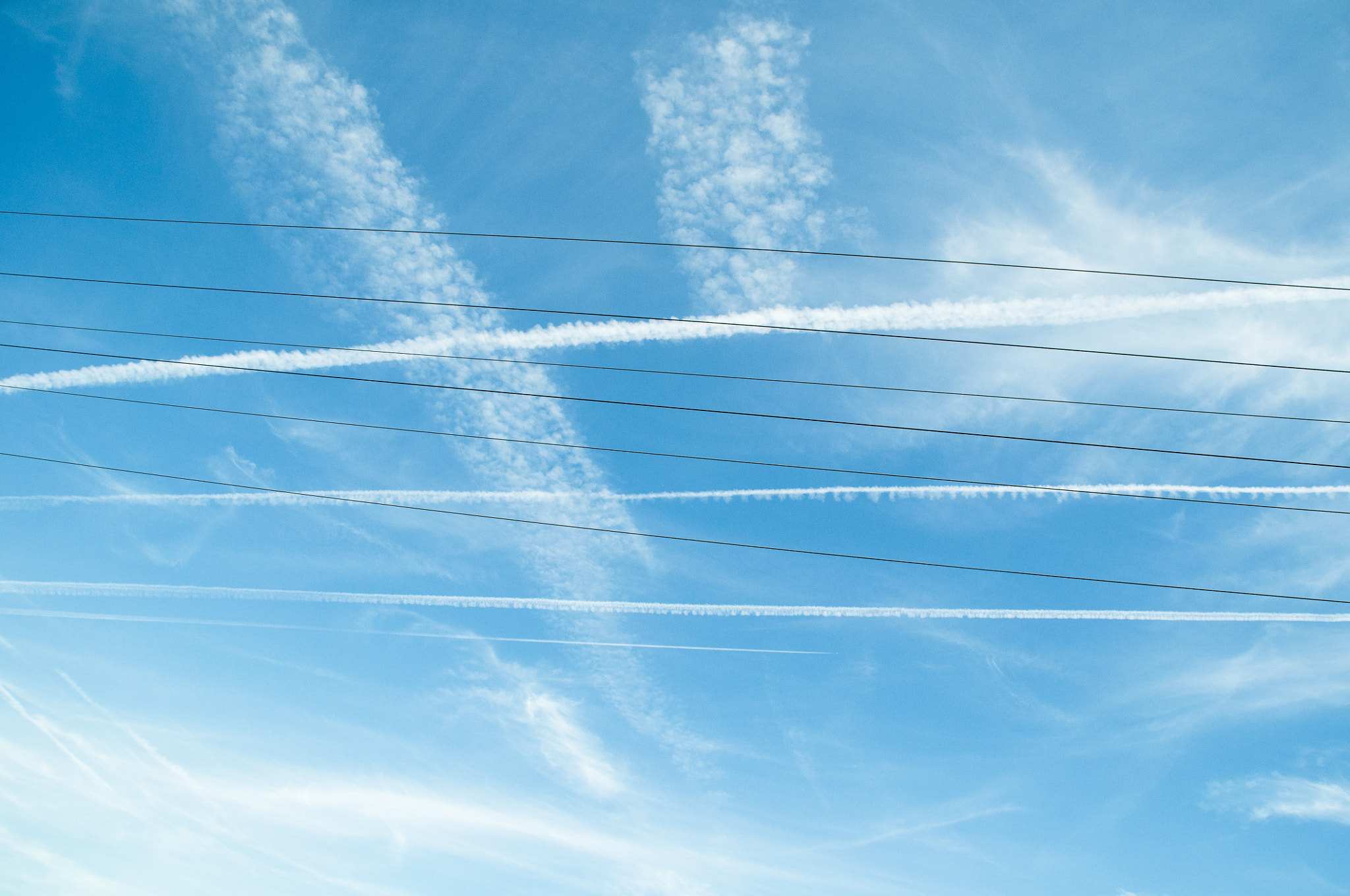 Nikon D90 + Tamron AF 18-200mm F3.5-6.3 XR Di II LD Aspherical (IF) Macro sample photo. Chemtrails photography