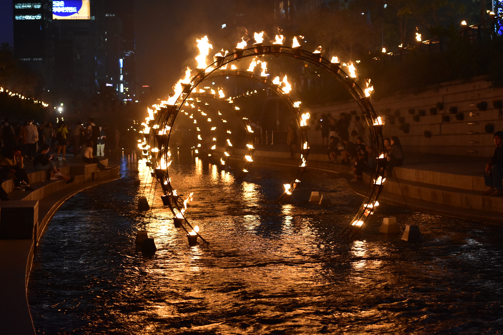 Nikon D7200 + Sigma 50mm F1.4 DG HSM Art sample photo. Seoul street art festival, korea photography