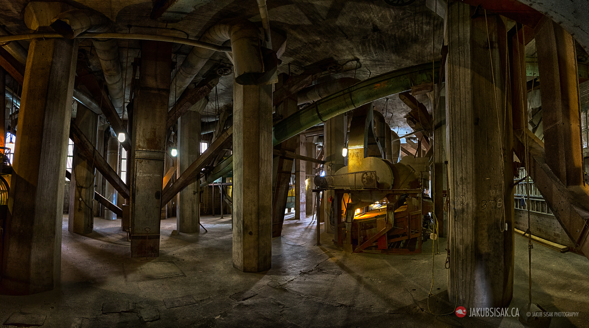 Canon EOS 6D + Canon EF 16-35mm F4L IS USM sample photo. Western grain elevator photography