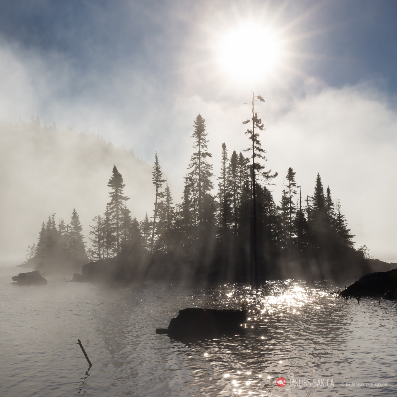 Canon EOS 6D + Canon EF 16-35mm F4L IS USM sample photo. Wolf river, an early autumn morning photography