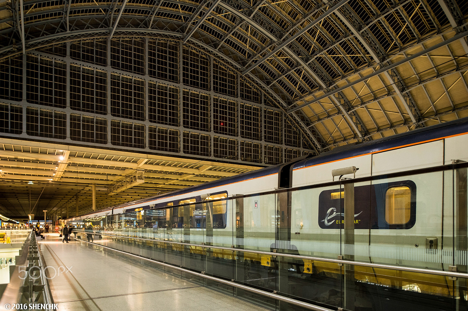 24mm F3.5 sample photo. St. pancras railway station in london photography
