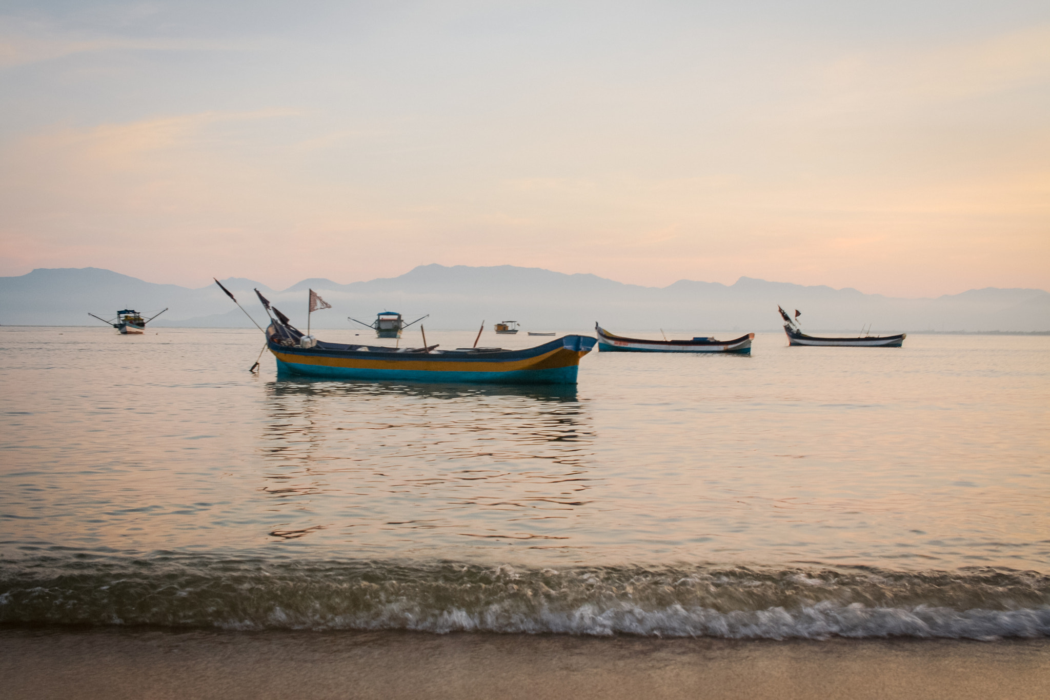 Canon EOS 1000D (EOS Digital Rebel XS / EOS Kiss F) sample photo. Boats photography
