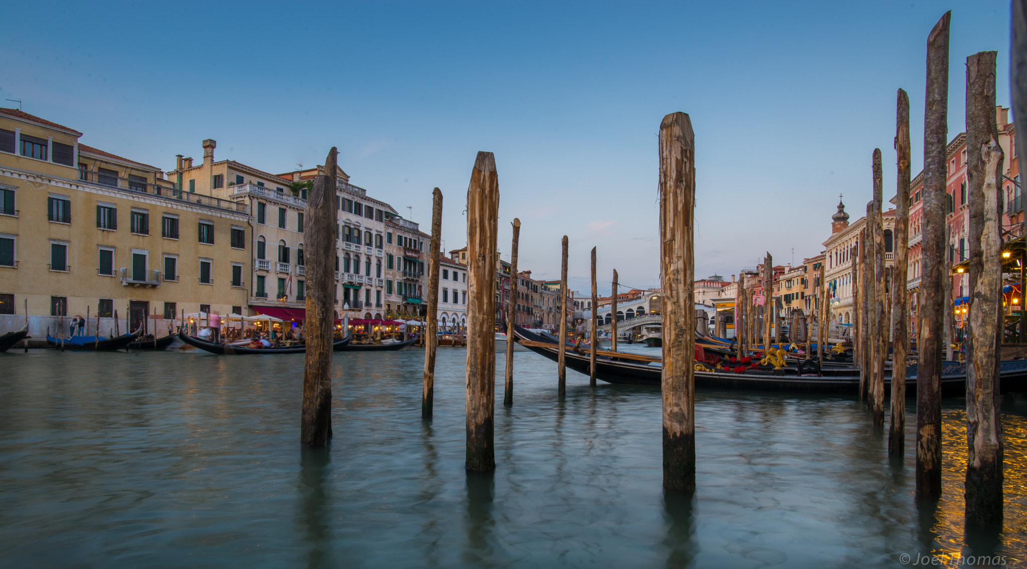 Nikon D600 + Nikon AF-S Nikkor 20mm F1.8G ED sample photo. Grand canal up close photography