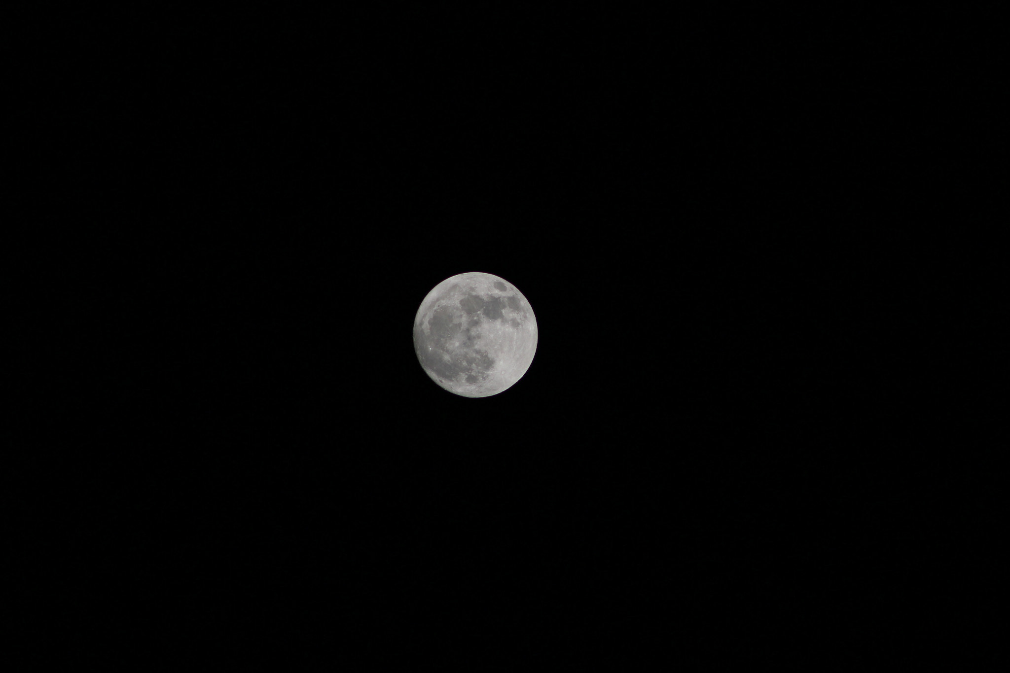 Canon EF 75-300mm f/4-5.6 USM sample photo. The moon photography