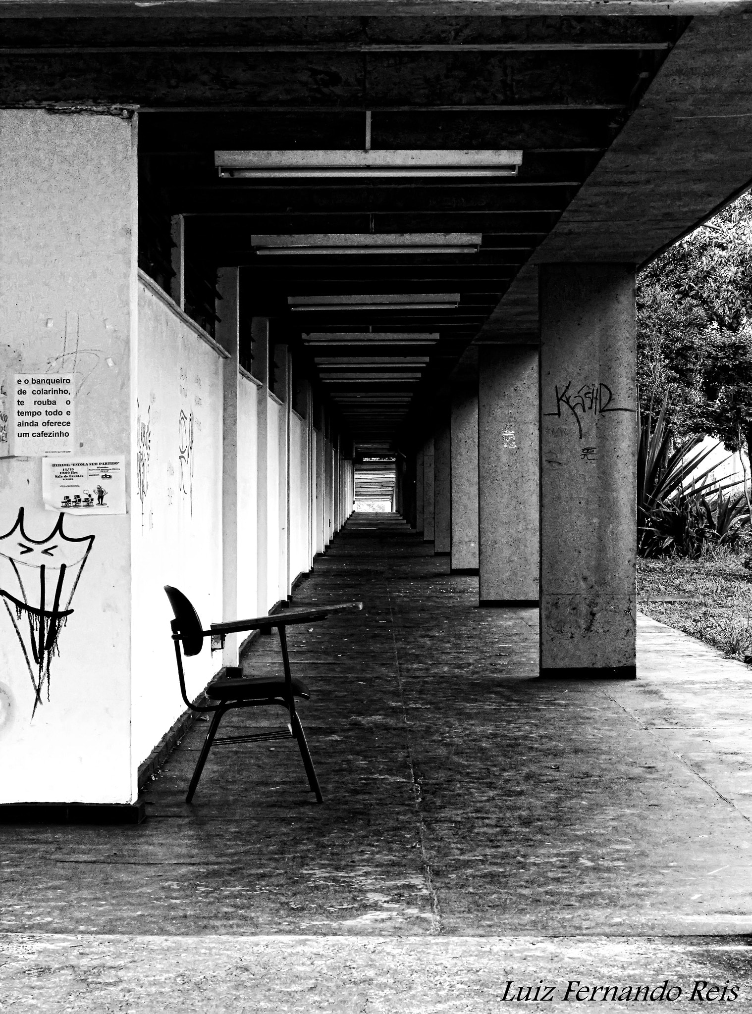 Canon EOS 550D (EOS Rebel T2i / EOS Kiss X4) sample photo. Espera para a aula. photography