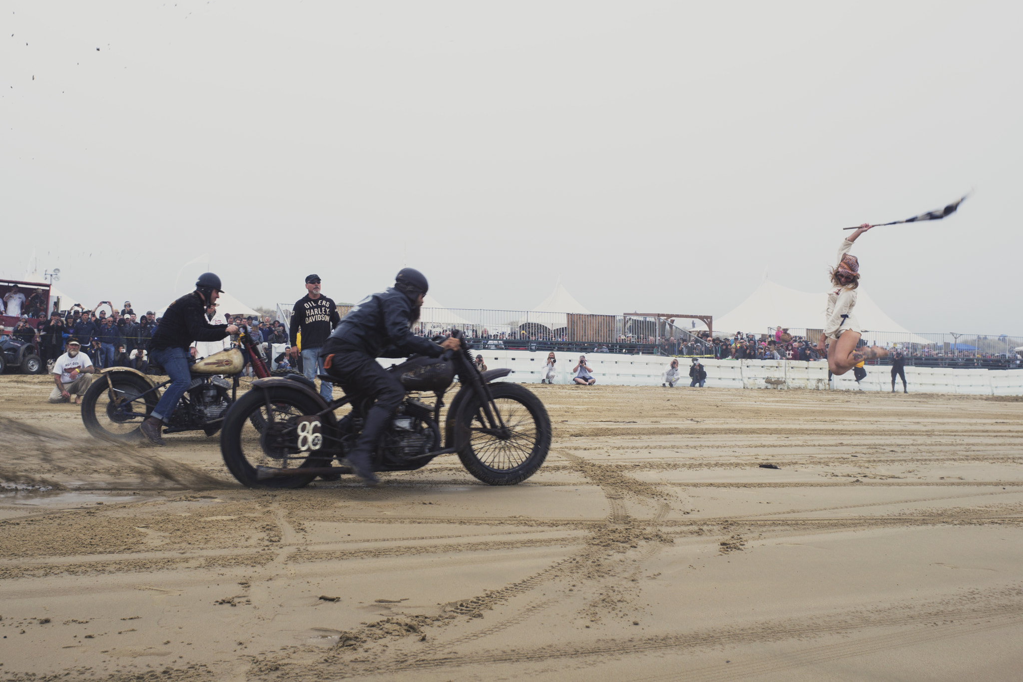 Sony 20mm F2.8 sample photo. The race of the gentleman photography