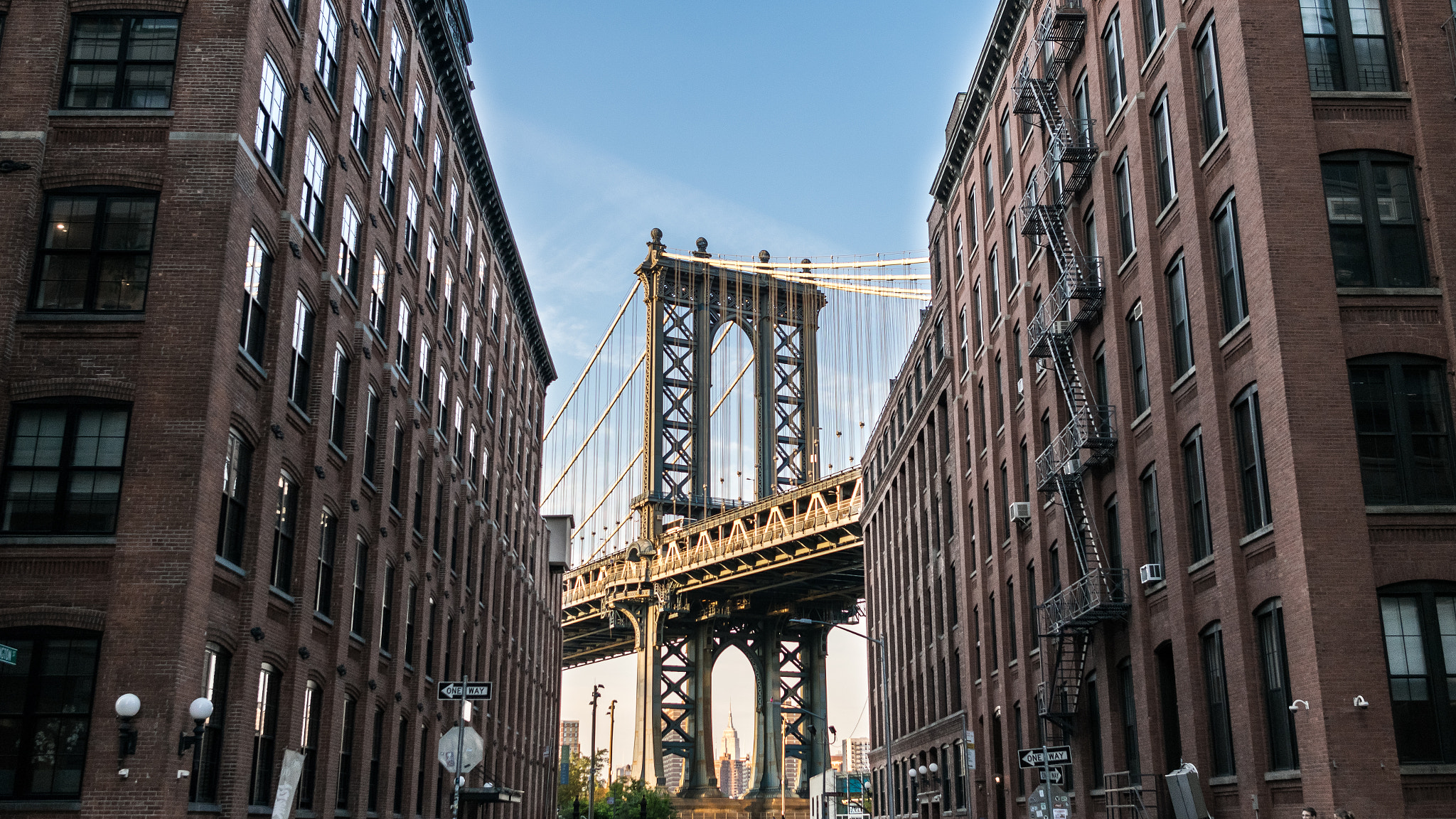 Nikon D5300 + Nikon AF-S Nikkor 20mm F1.8G ED sample photo. View of manhattan bridge from washington street, b photography