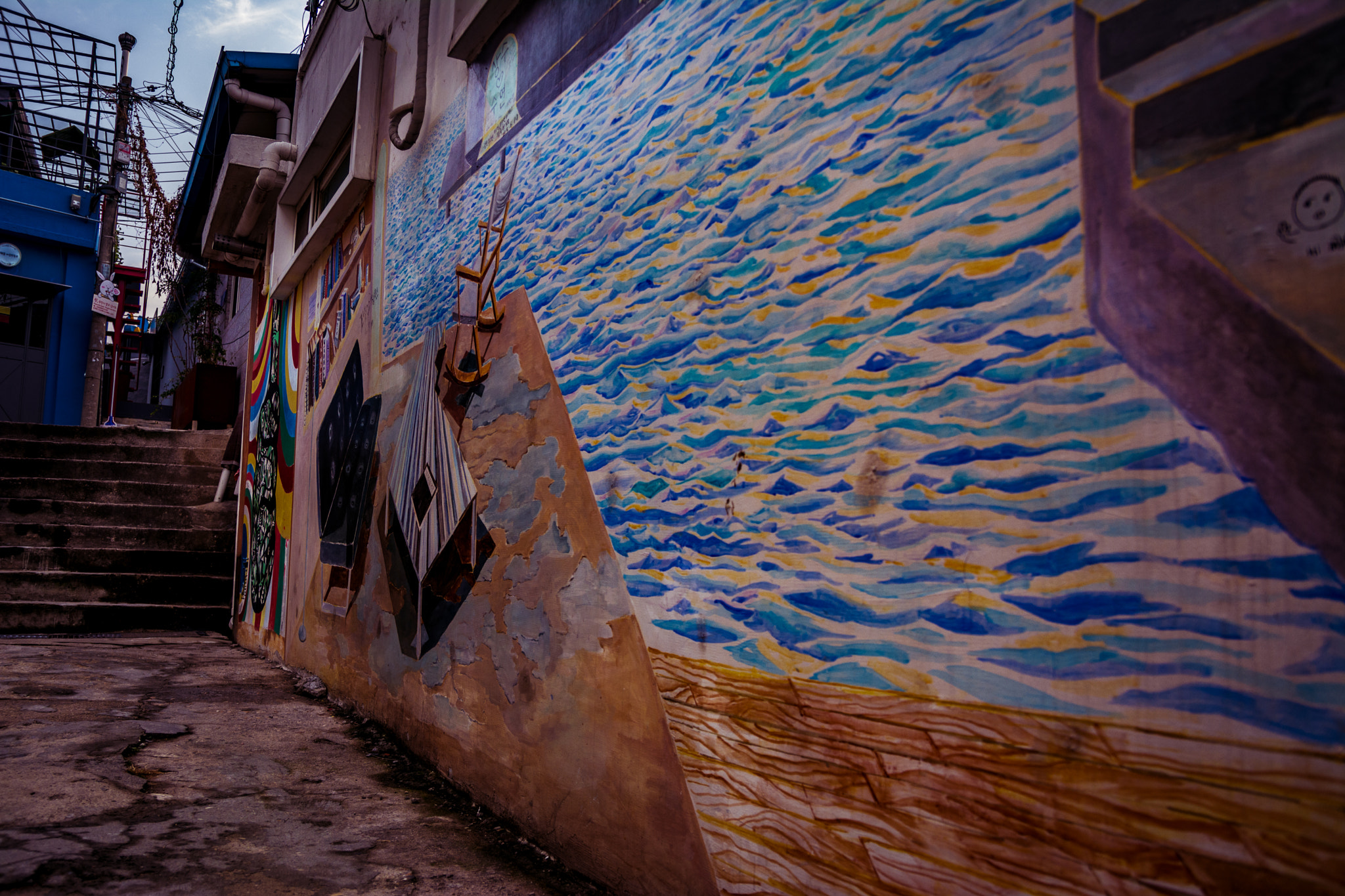 Nikon D7100 + Sigma 18-50mm F2.8 EX DC Macro sample photo. Mural photography