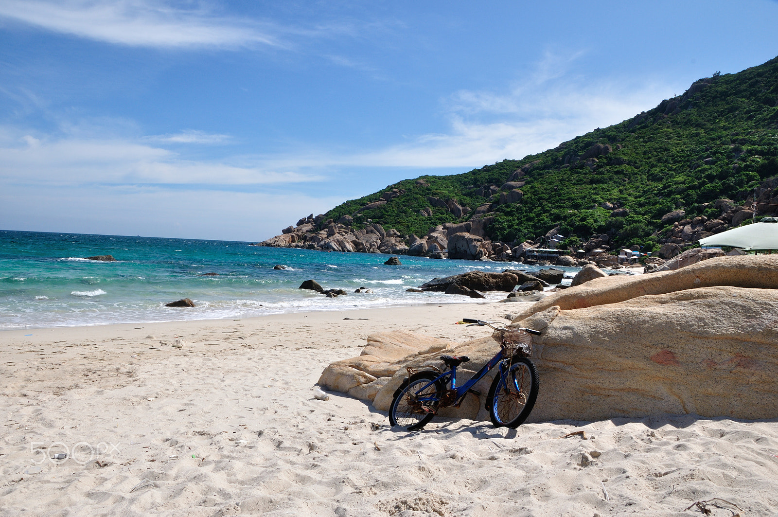 Sigma 17-50mm F2.8 EX DC OS HSM sample photo. A very beautiful beach is hidden photography