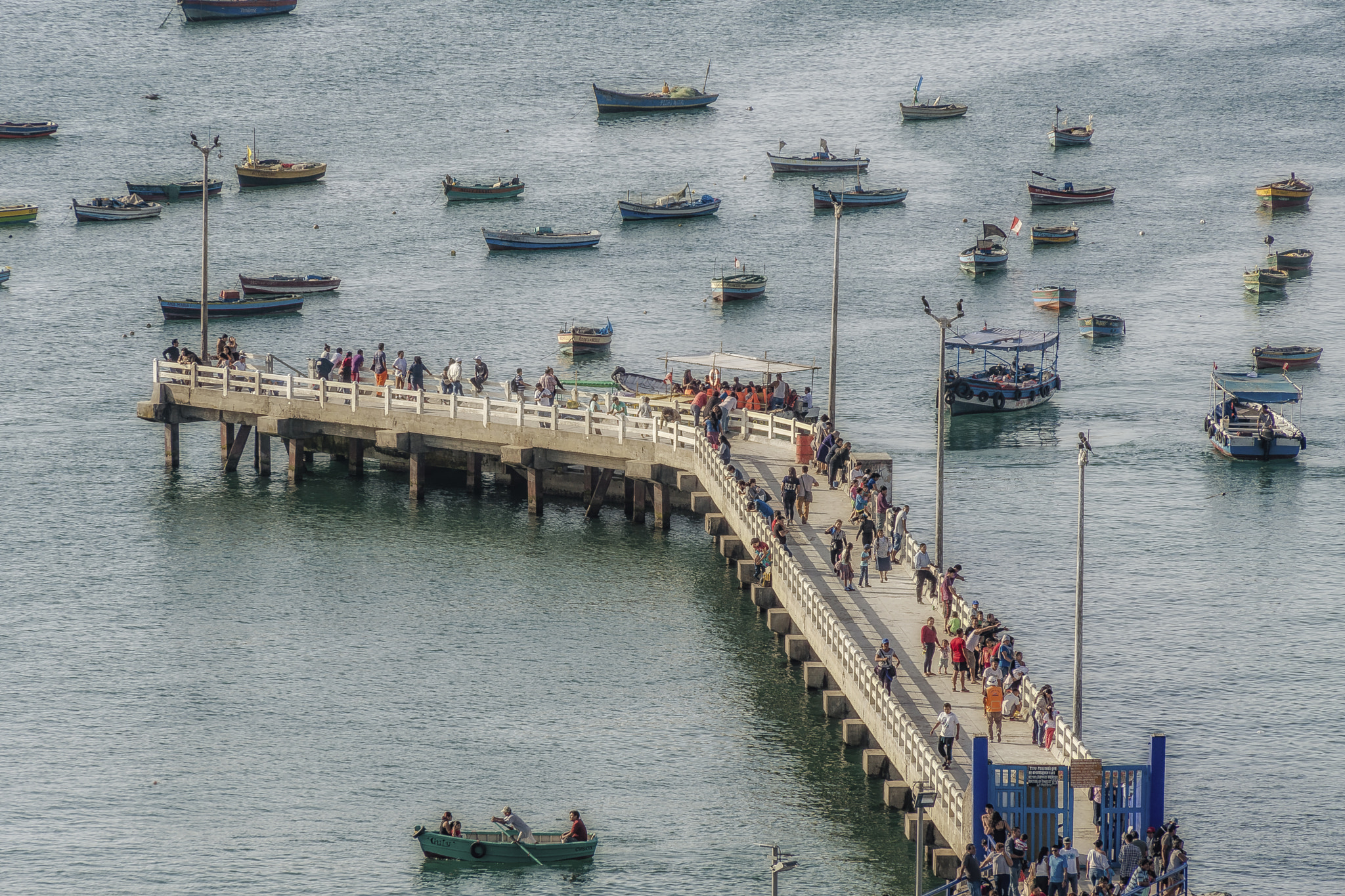 Sony DT 18-250mm F3.5-6.3 sample photo. Fishing pier photography