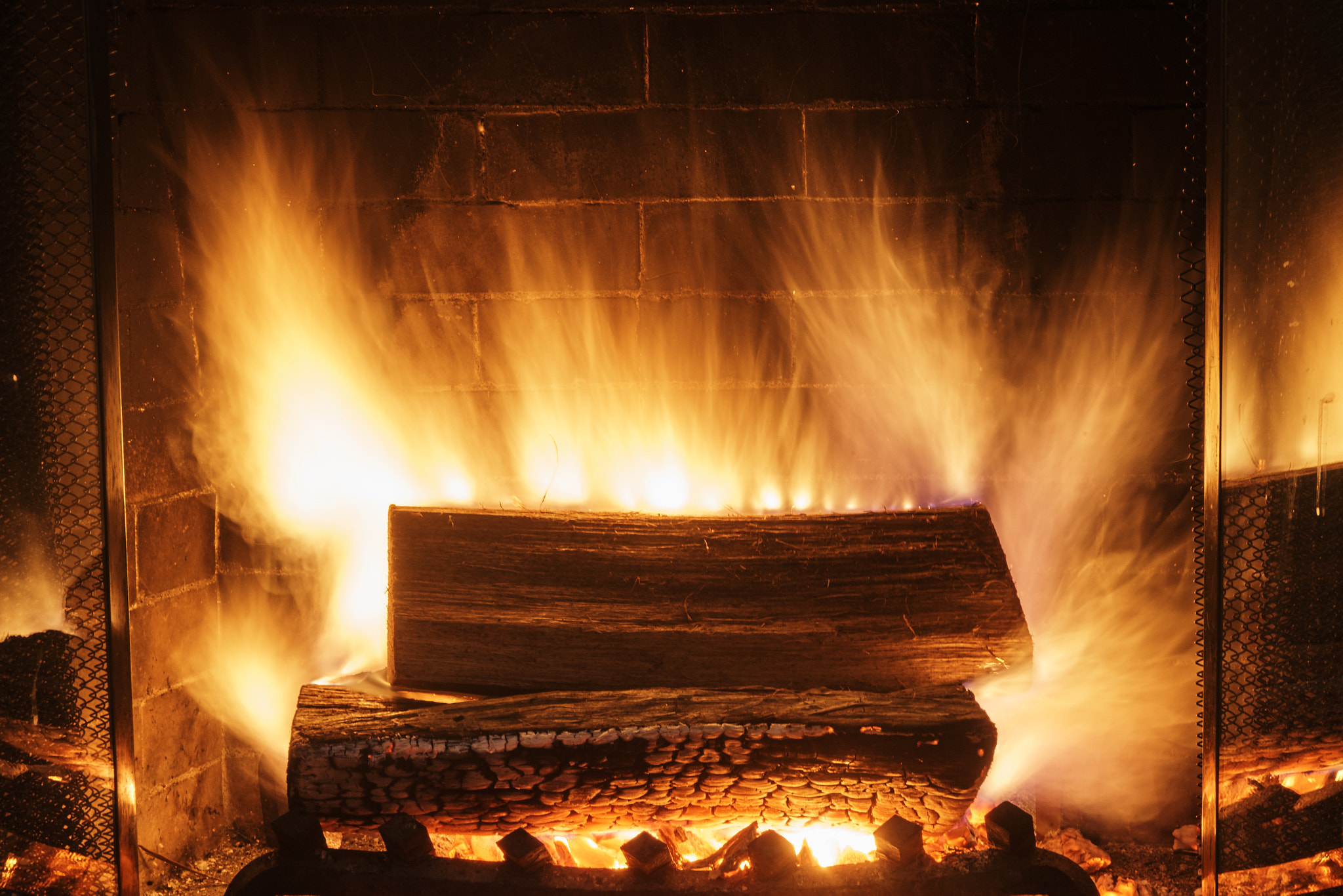 Sony FE 28-70mm F3.5-5.6 OSS sample photo. Autumnal hearth - first fire photography