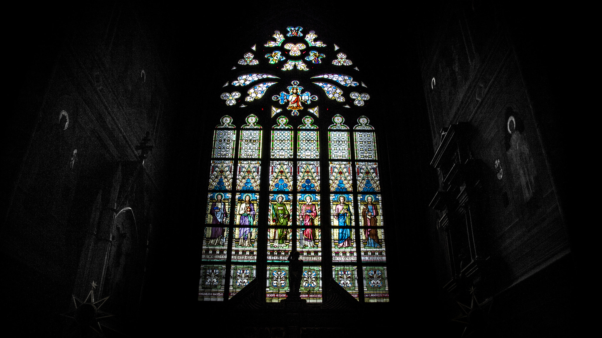 Tamron SP AF 17-50mm F2.8 XR Di II LD Aspherical (IF) sample photo. Catedral st vito vitrales photography