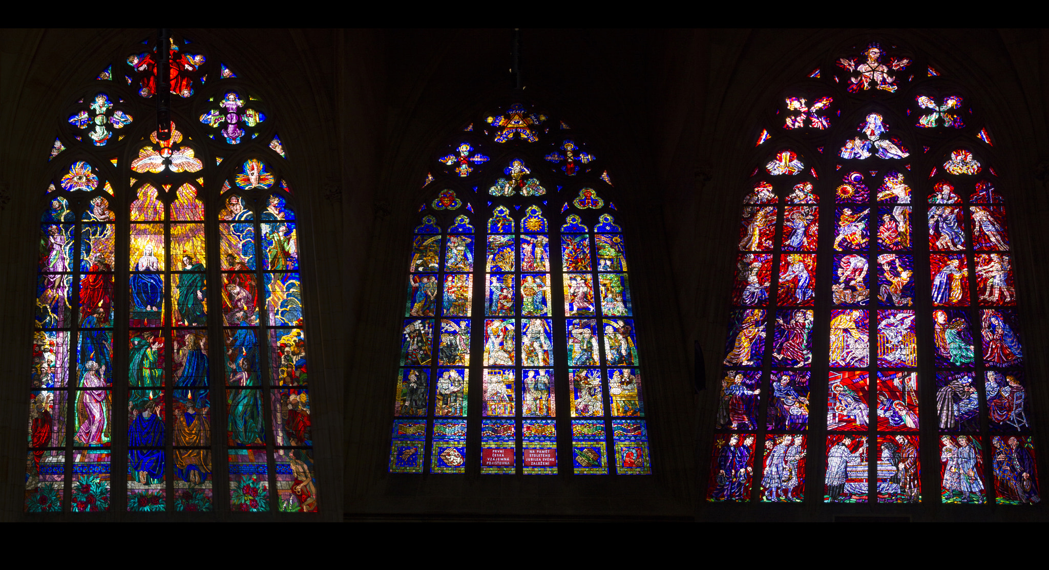 Tamron SP AF 17-50mm F2.8 XR Di II LD Aspherical (IF) sample photo. Catedral st vito vitrales photography