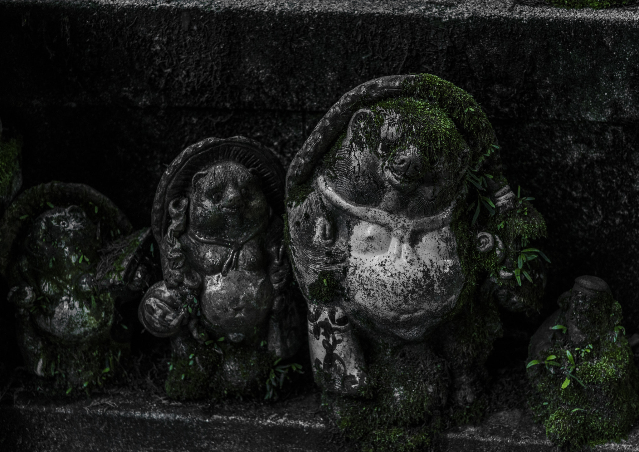 Pentax K-1 + Pentax smc FA 77mm 1.8 Limited sample photo. Statue of japanese old raccoon dog photography