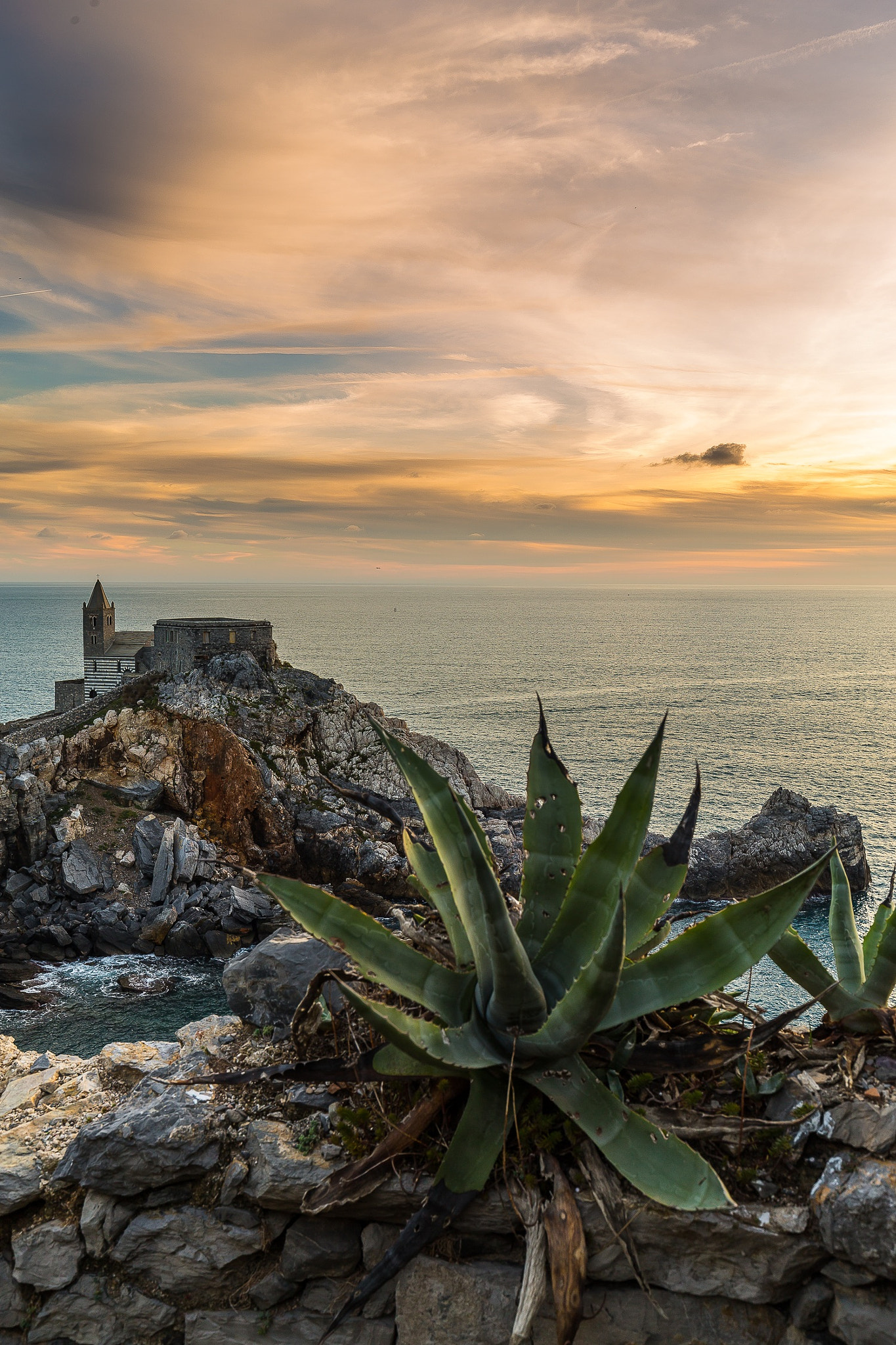 Canon EF 16-35mm F4L IS USM sample photo. Portovenere sunset photography