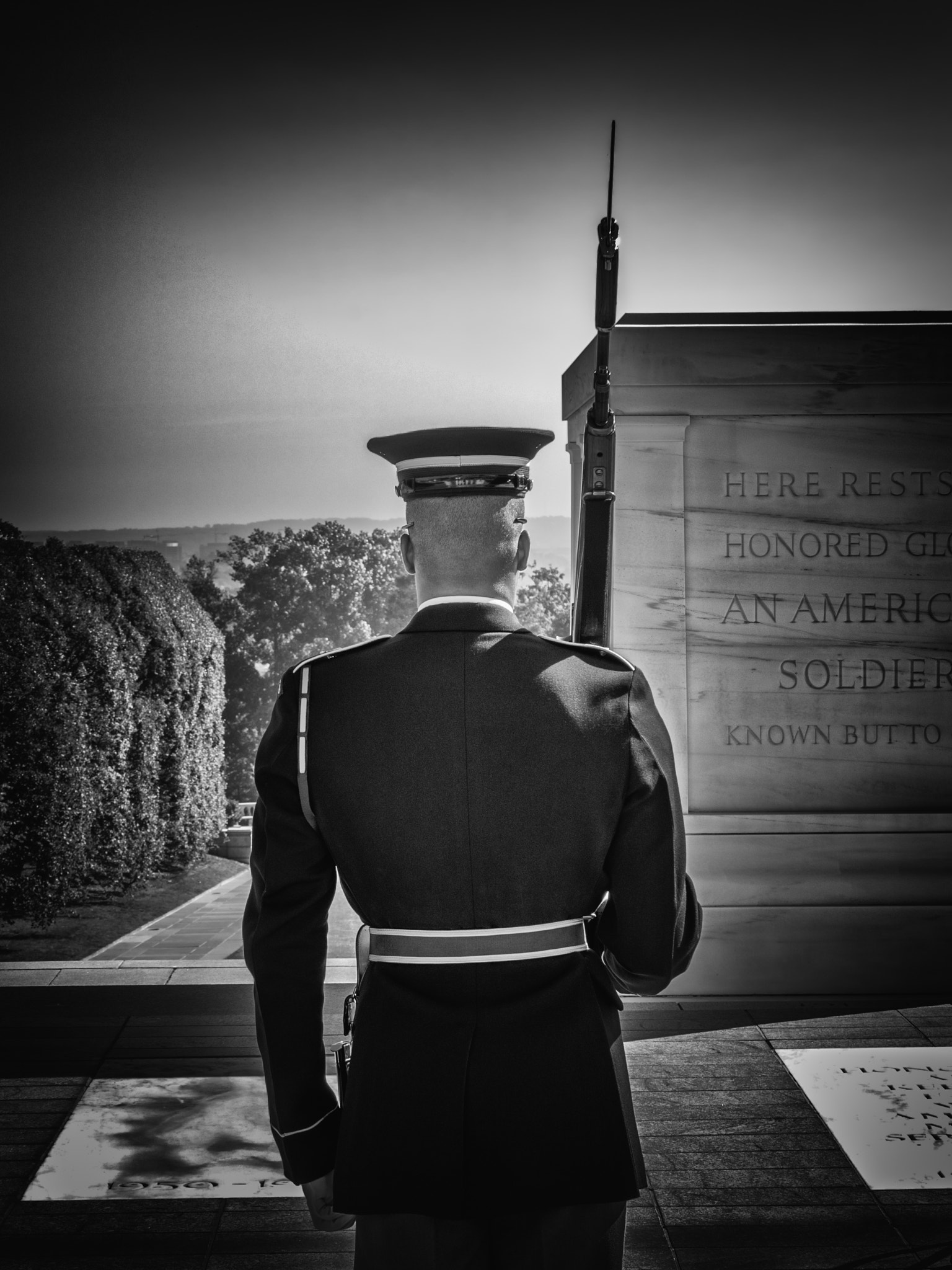 Olympus OM-D E-M5 II + Panasonic Lumix G X Vario 35-100mm F2.8 OIS sample photo. Tomb of the unknown soldier photography