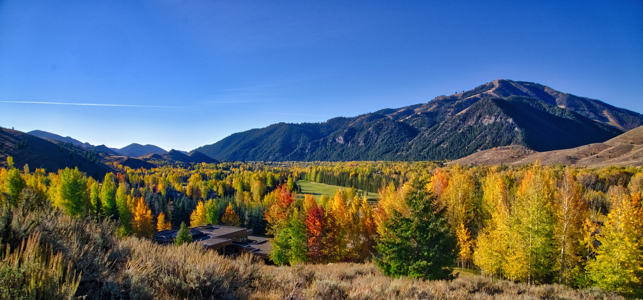 Sony FE 24-240mm F3.5-6.3 OSS sample photo. Fall in the valley photography
