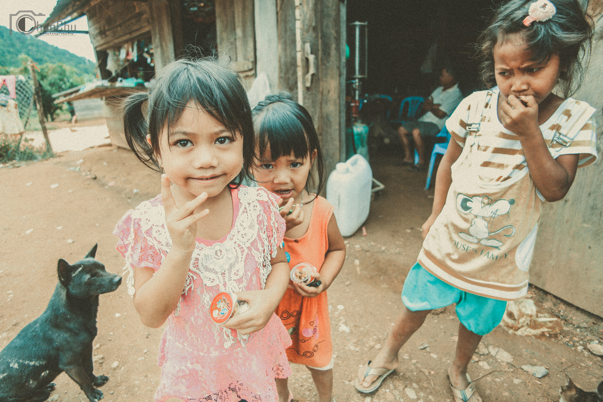 Canon EF 20-35mm F3.5-4.5 USM sample photo. People viet nam photography