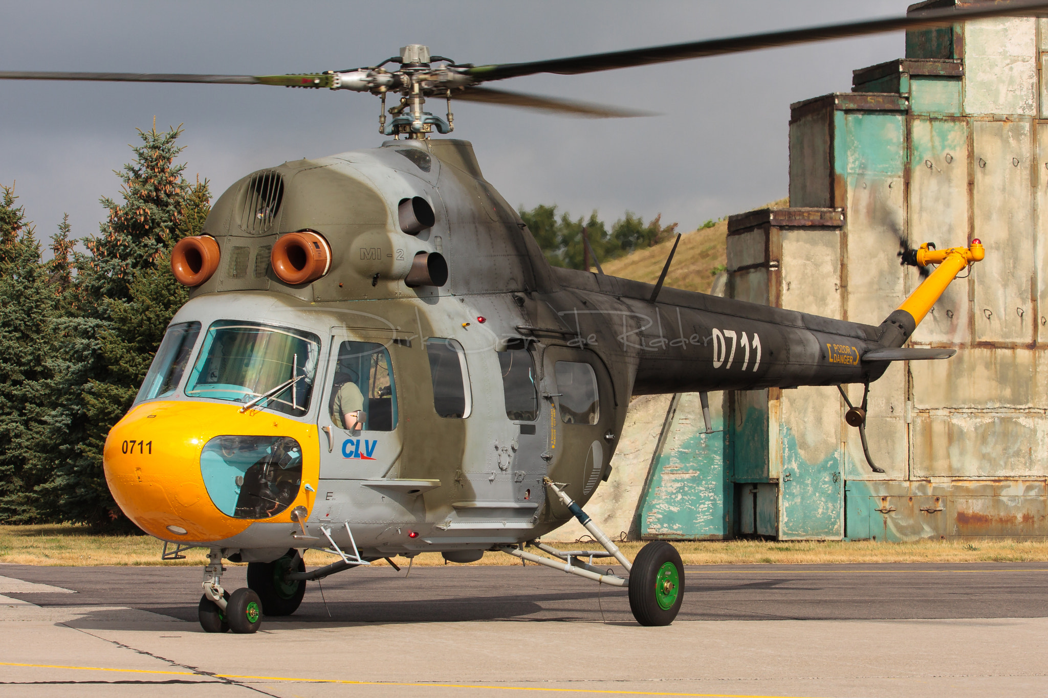 Canon EF 70-200mm F2.8L USM sample photo. Czech air force mi-2 hoplite 0711 photography