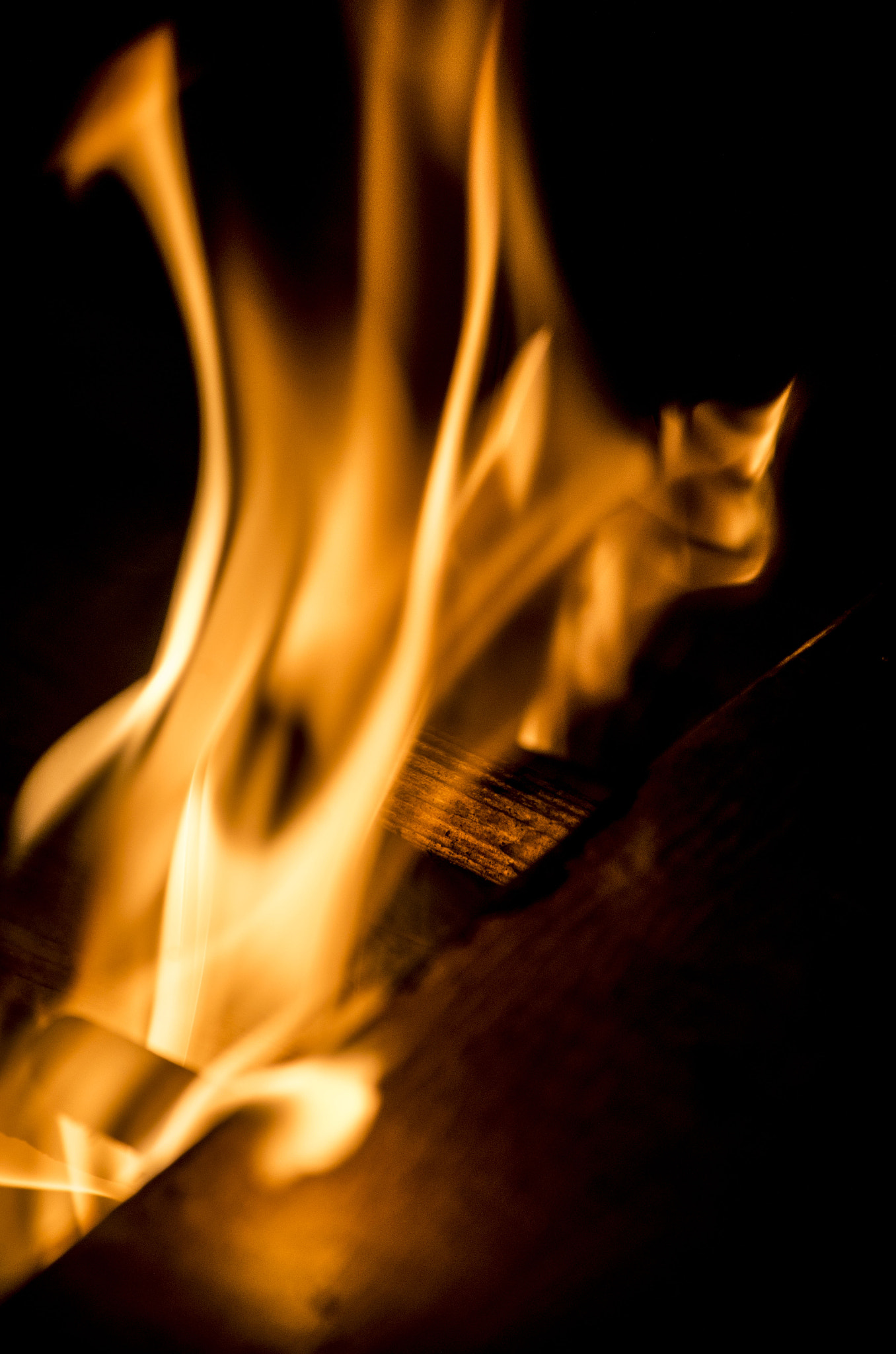 Pentax smc DA 50-200mm F4-5.6 ED sample photo. Fire flames photography
