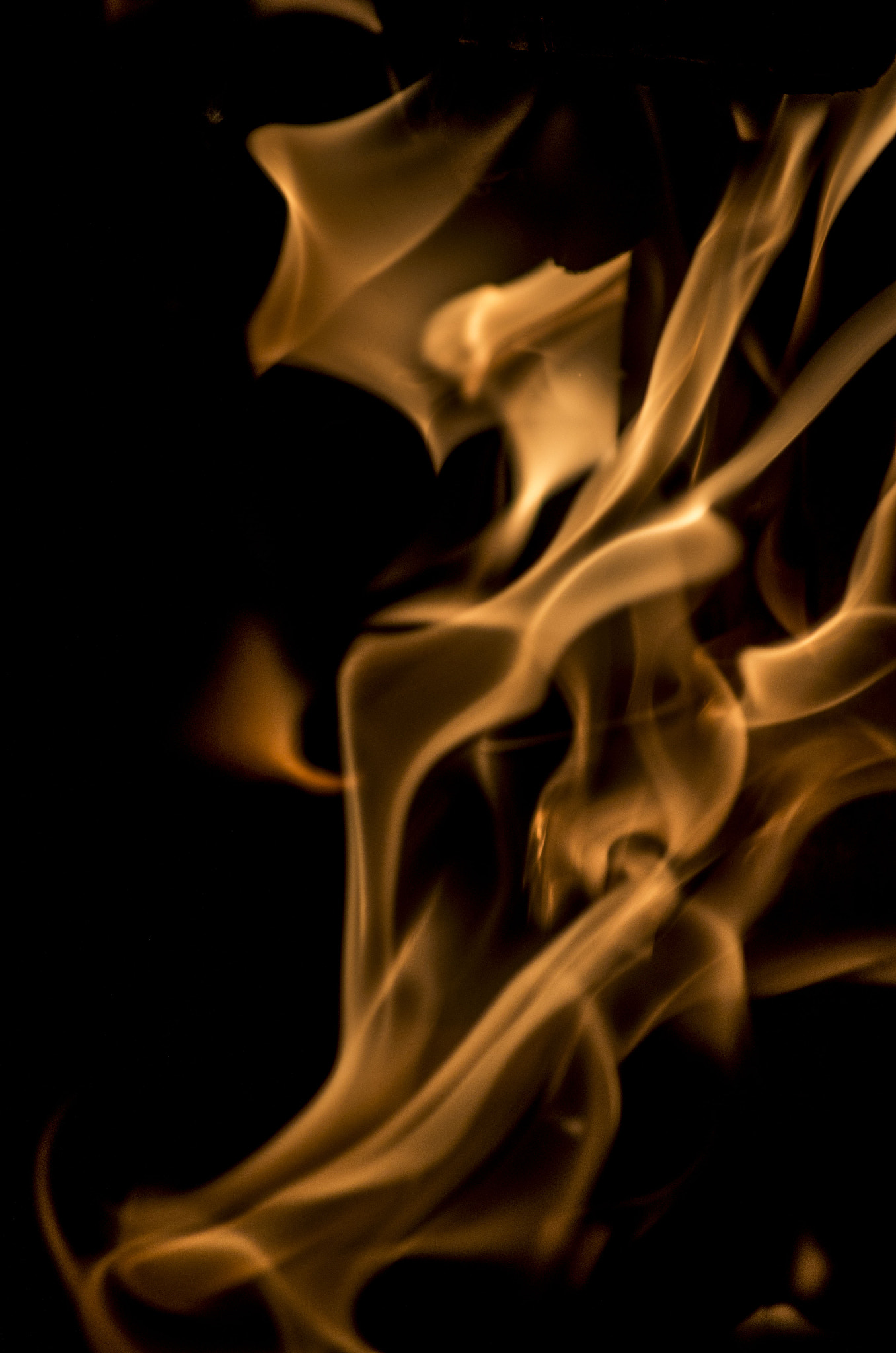 Pentax smc DA 50-200mm F4-5.6 ED sample photo. Fire flames photography