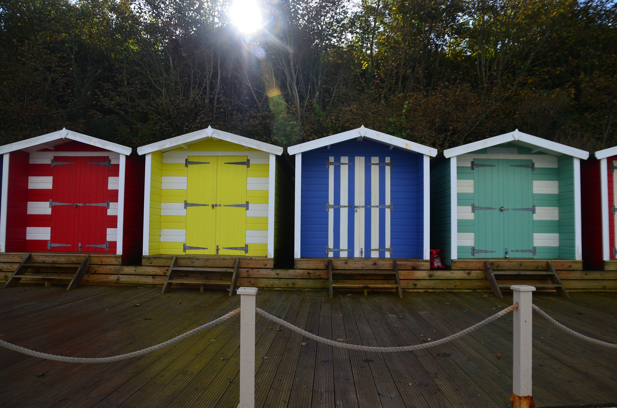 Nikon D5100 + Sigma 17-70mm F2.8-4.5 DC Macro Asp. IF sample photo. Beach huts, colwell bay - isle of wight photography