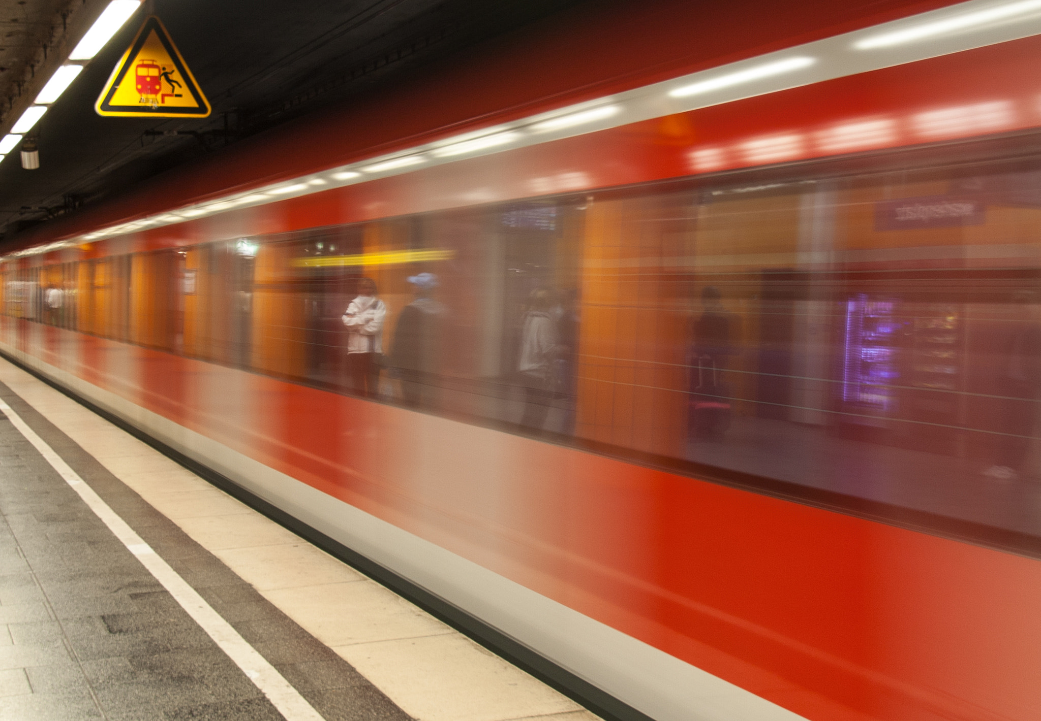 Canon EOS 30D sample photo. Munich subway photography