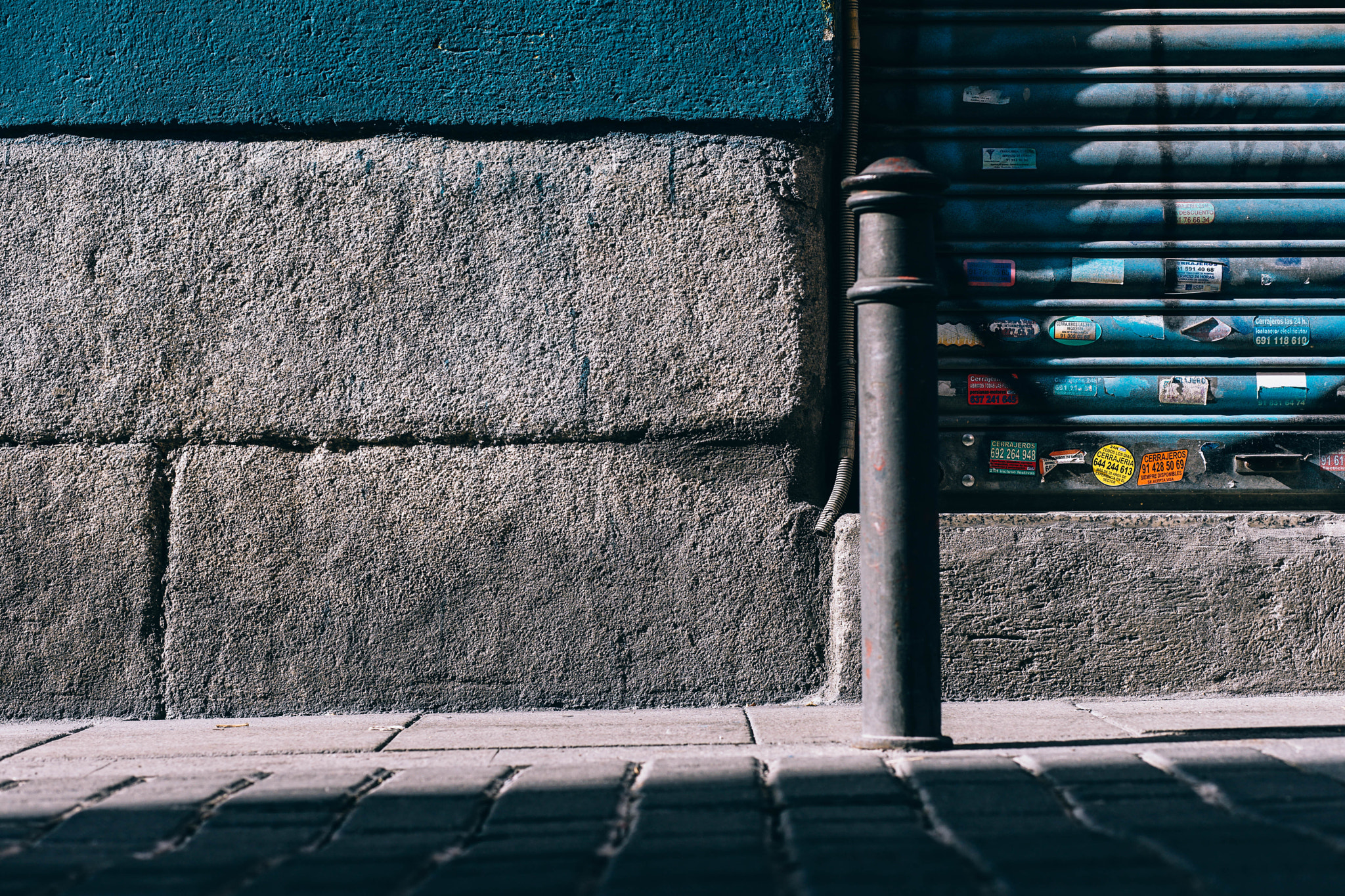 DT 85mm F1.8 SAM sample photo. Madrid street photography