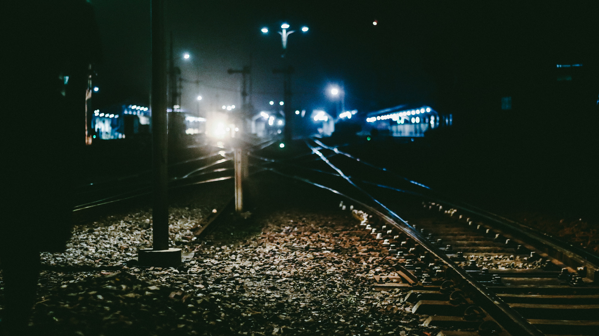 Canon EOS M3 + Canon EF 50mm F1.8 II sample photo. Night railroad photography