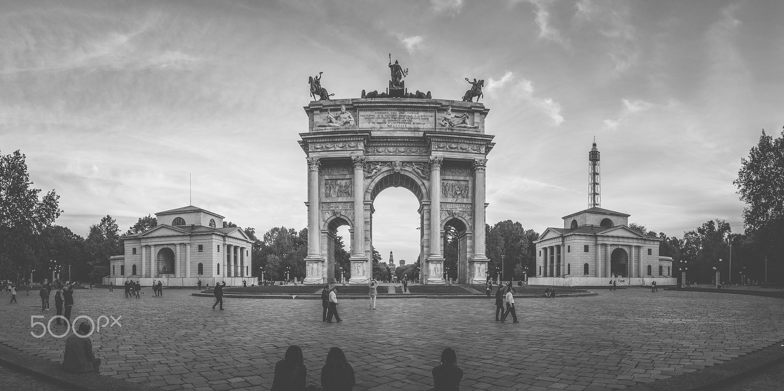 Canon EOS-1D X + Sigma 12-24mm F4.5-5.6 II DG HSM sample photo. Arco della pace photography