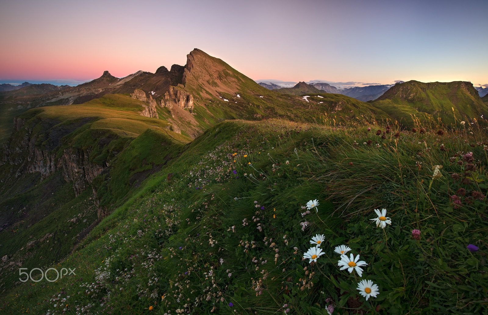 Canon EF 16-35mm F4L IS USM sample photo. Last warm light photography