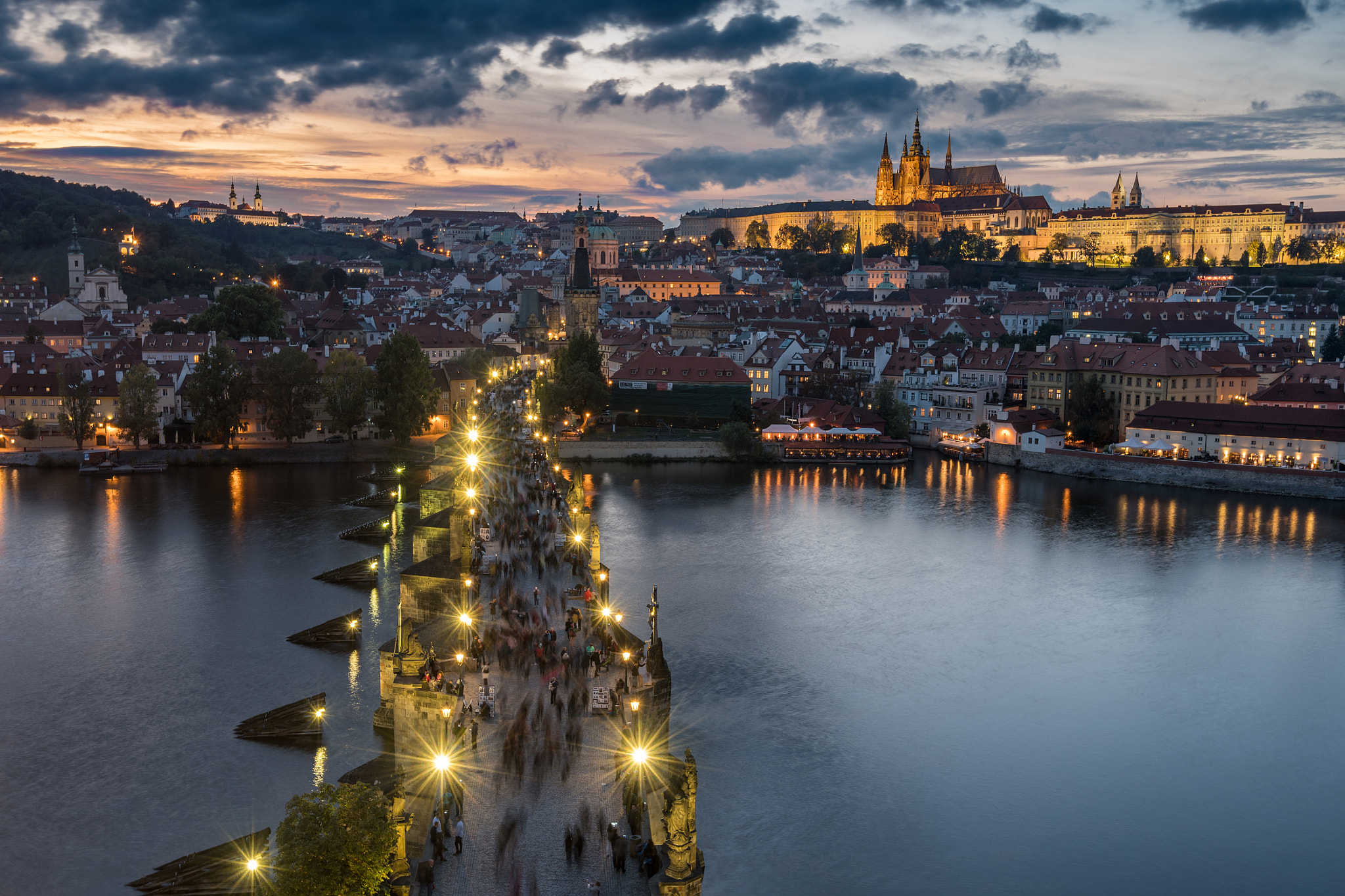 Nikon AF-S Nikkor 16-35mm F4G ED VR sample photo. Charles bridge at dusk. photography