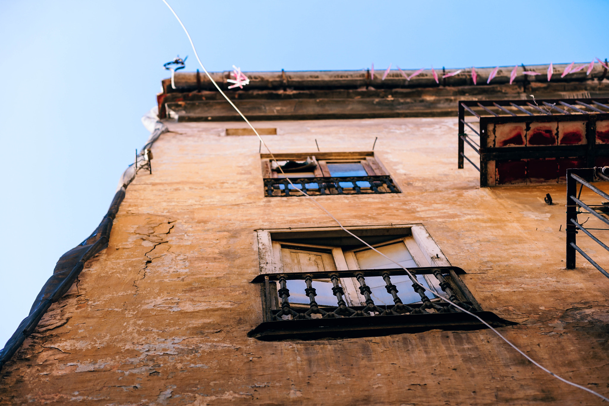 DT 85mm F1.8 SAM sample photo. Spanish building photography