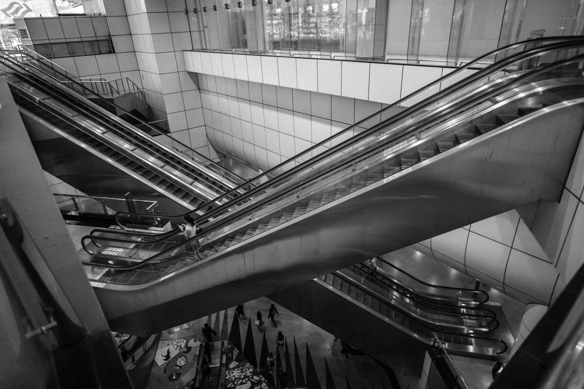 Voigtländer 21mm f/1.8 Ultron sample photo. Dhoby ghaut mrt photography