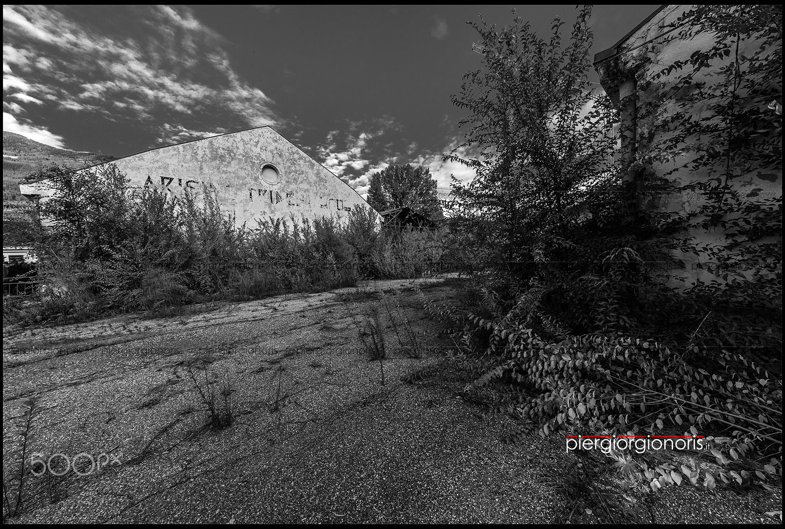 Sigma 12-24mm F4.5-5.6 II DG HSM sample photo. Bressanone caserma schenoni. photography