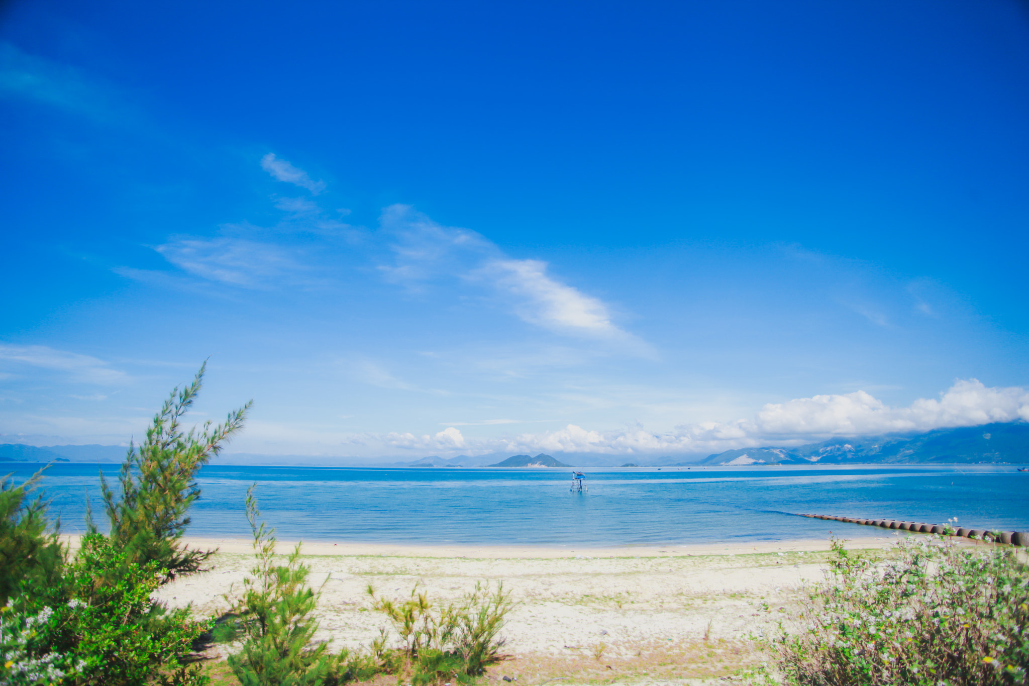 Canon EF 20-35mm F3.5-4.5 USM sample photo. Nha trang viet nam photography