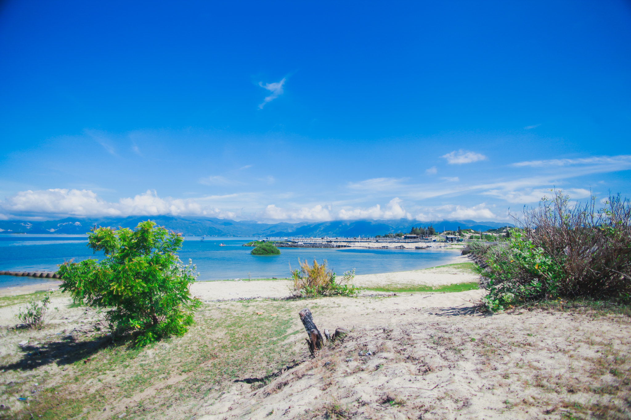 Canon EF 20-35mm F3.5-4.5 USM sample photo. Nha trang viet nam photography